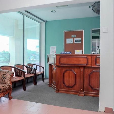 Oyo 90120 Mi Hotel Dungun Εξωτερικό φωτογραφία