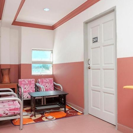Oyo 90120 Mi Hotel Dungun Εξωτερικό φωτογραφία