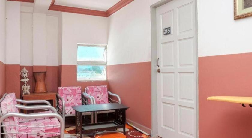 Oyo 90120 Mi Hotel Dungun Εξωτερικό φωτογραφία