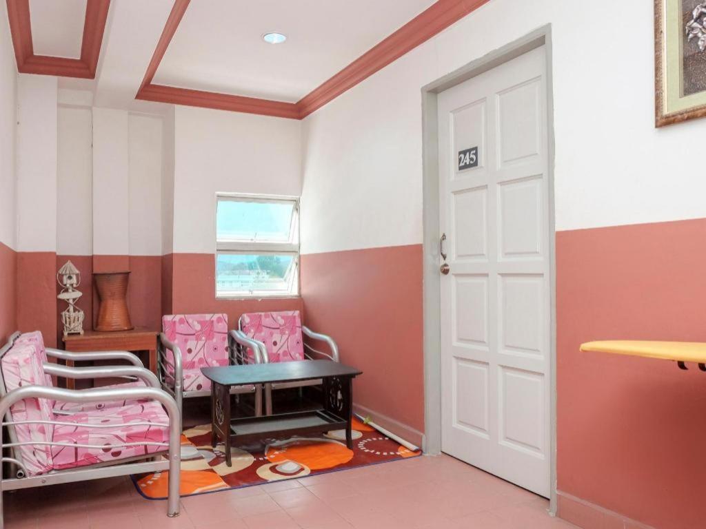 Oyo 90120 Mi Hotel Dungun Εξωτερικό φωτογραφία